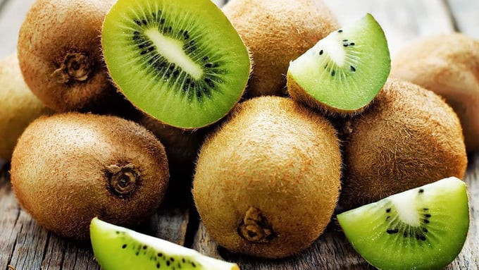 Quả kiwi cung cấp chất điện phân potassium.