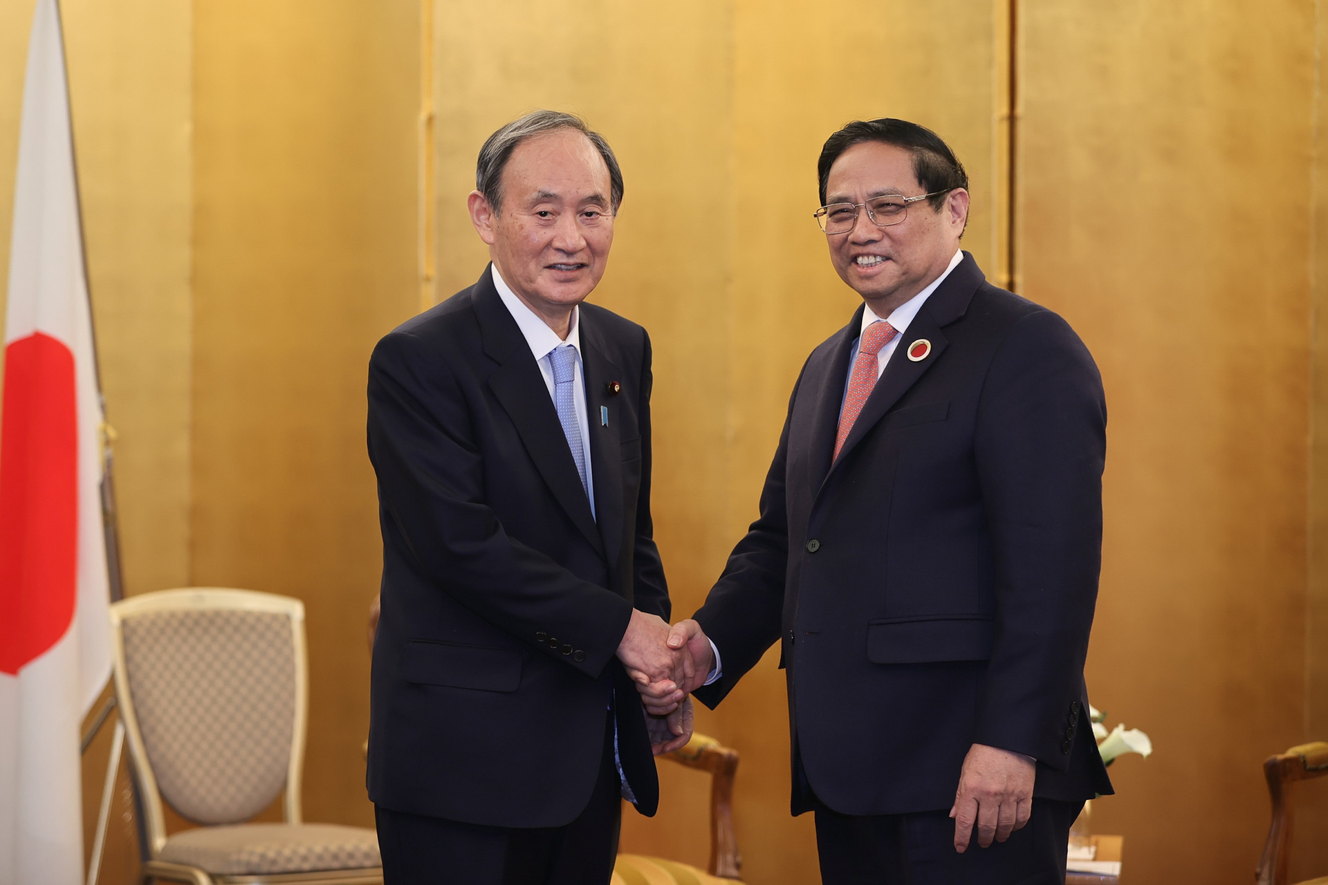Thủ tướng Phạm Minh Chính tiếp nguyên Thủ tướng Nhật Bản Suga Yoshihide- Ảnh 1.