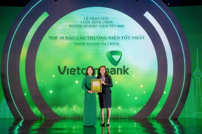 Vietcombank lọt Top 10 DN có Báo cáo thường niên tốt nhất thị trường chứng khoán