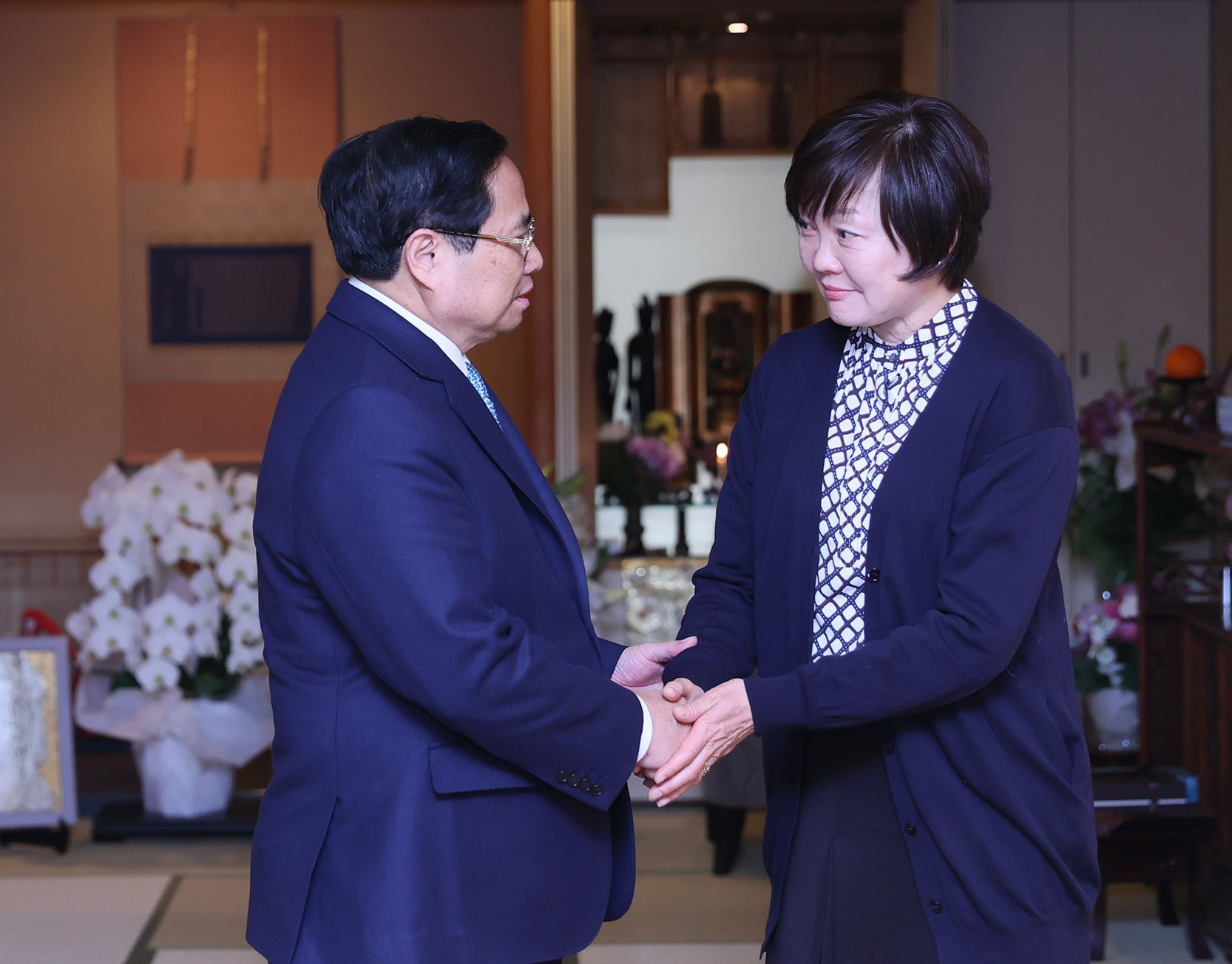Thủ tướng Phạm Minh Chính thăm gia đình cố Thủ tướng Abe Shinzo- Ảnh 1.