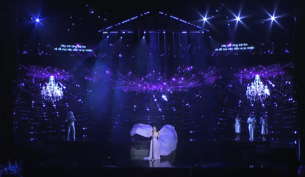 Ngôi sao đình đám Katy Perry biểu diễn tại Lễ trao giải VinFuture 2023, thần thái ngôi sao 'tràn màn hình'