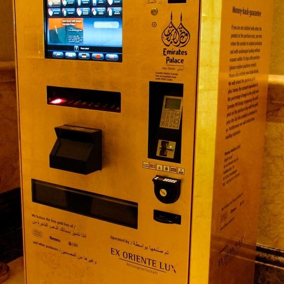 Máy ATM mạ vàng