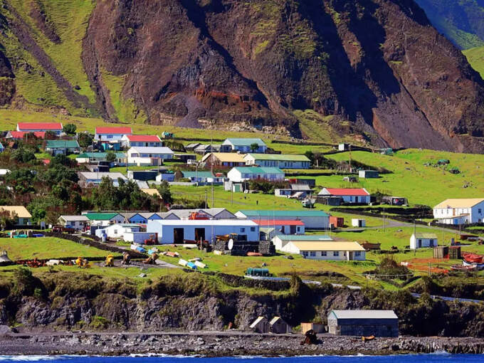 Thị trấn duy nhất của Tristan da Cunha là Edinburgh of the Seven Seas