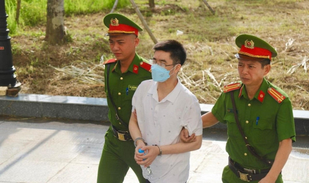 Vụ chuyến bay giải cứu: Cựu điều tra viên Hoàng Văn Hưng ‘quay xe’, nhận tội và nộp lại 18,8 tỷ lừa chạy án
