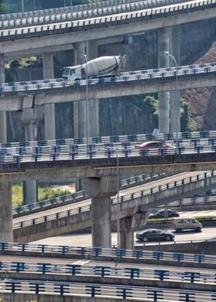 Sở hữu hệ thống giao lộ phức tạp nhất thế giới, Trung Quốc gây choáng với 'mê cung' không lối thoát, đến mức GPS cũng phải chào thua