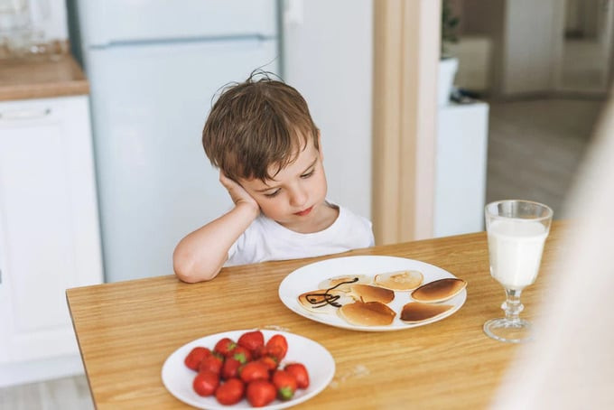 Ngay cả người lớn khi đối mặt với áp lực tâm lý cũng có thể chán ăn và trẻ nhỏ cũng như vậy