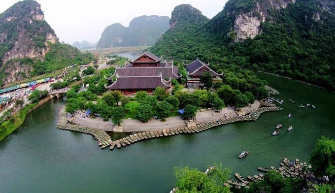 Quần thể Di sản Văn hóa và Thiên nhiên Tràng An nằm trên địa bàn nhiều huyện của tỉnh Ninh Bình