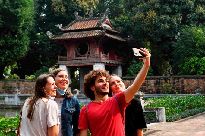 Theo báo cáo của Sở Du lịch Hà Nội ngày 25/12, tổng lượng khách du lịch đến với Hà Nội đạt 24 triệu lượt khách, trong đó khách quốc tế là 4 triệu