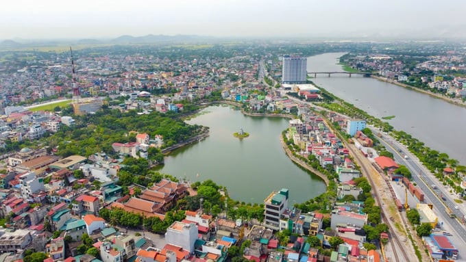 Phủ Lý là thành phố thuộc tỉnh Hà Nam, nằm ở vị trí cửa ngõ phía nam của thủ đô Hà Nội