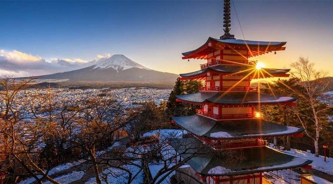 Ngọn núi cao nhất tại Nhật cũng chính là biểu tượng của quốc gia này là Phú Sĩ