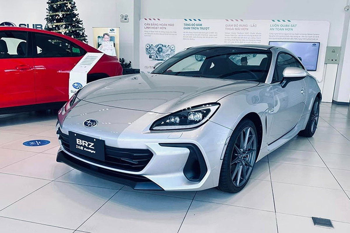 subaru brz ken khach tiep tuc giam toi 285 trieu dong tai viet nam.jpg