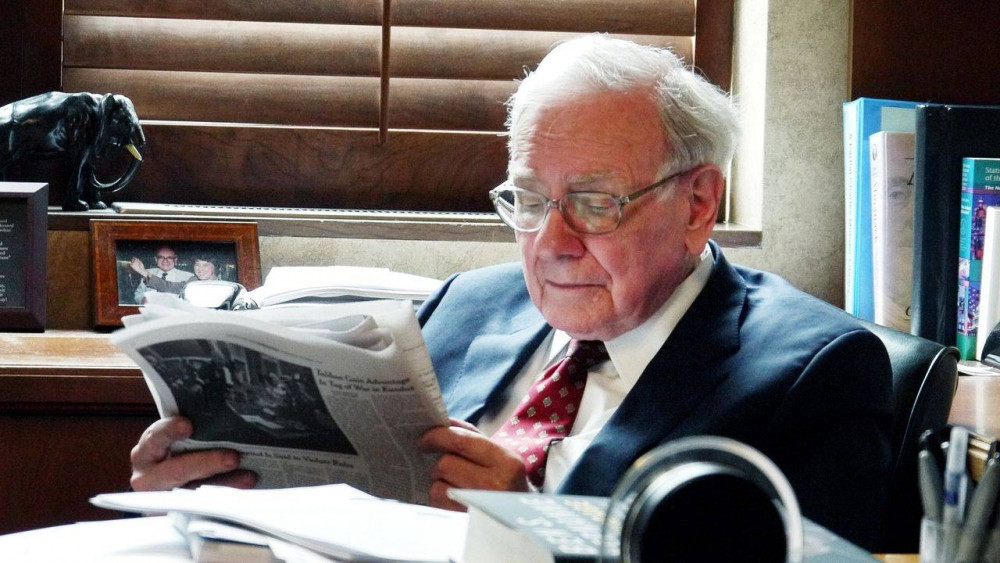 'Độc lạ' như Warren Buffett: Dùng 1 USD trang trí khắp văn phòng bằng 'những khoảnh khắc khét tiếng của phố Wall', nhắc nhở 'Bất cứ điều gì cũng có th