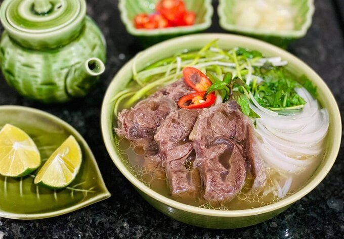 Phở là món ăn truyền thống của Việt Nam