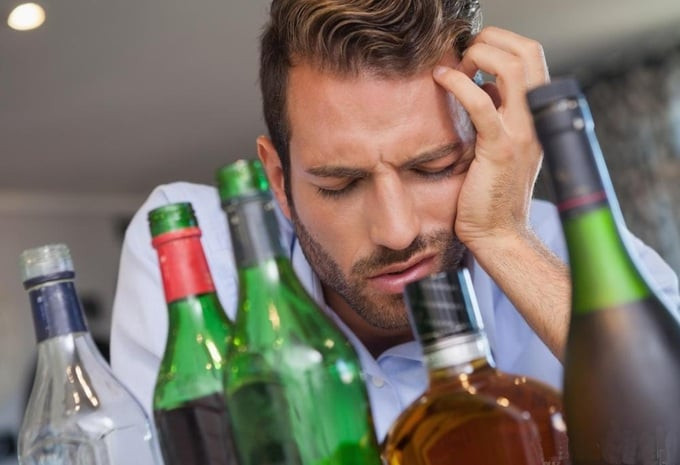 Nhiều người có thể cảm thấy khó chịu khi tỉnh dậy sau khi say rượu