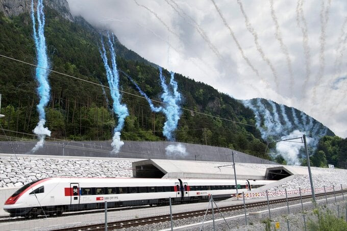 Ngày khai trương hầm Gotthard Base