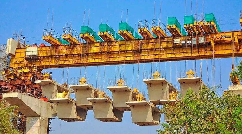 'Siêu cỗ máy' bất bại giúp Trung Quốc xây các công trình 'khủng': Có khả năng xây cầu khổng lồ chỉ trong vài ngày, nâng vật nặng lên tới 900 tấn