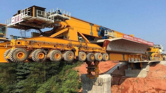 'Siêu cỗ máy' bất bại giúp Trung Quốc xây các công trình 'khủng': Có khả năng xây cầu khổng lồ chỉ trong vài ngày, nâng vật nặng lên tới 900 tấn