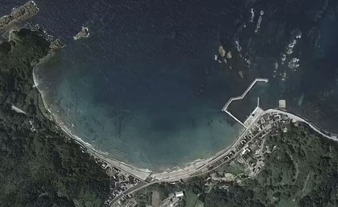 Hình ảnh vệ tinh chụp lại đường bờ biển của bán đảo Noto trước động đất. Ảnh: Daily Mail