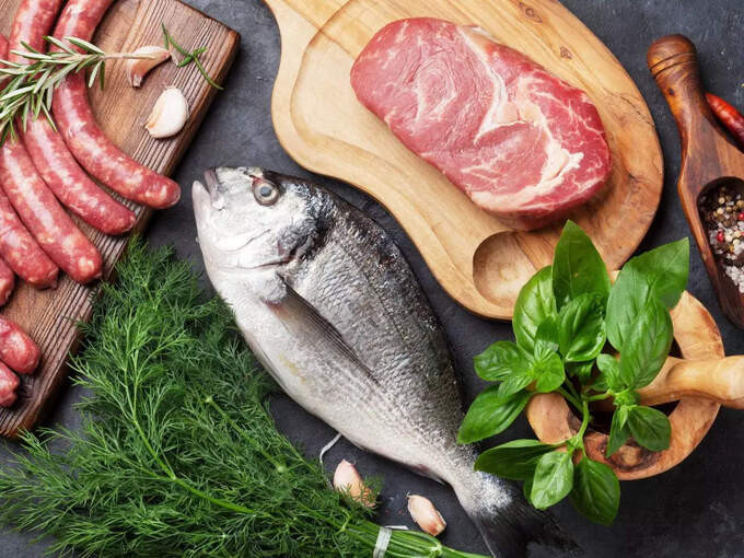Cả thịt và cá đều là nguồn cung cấp protein và dinh dưỡng quan trọng cho cơ thể