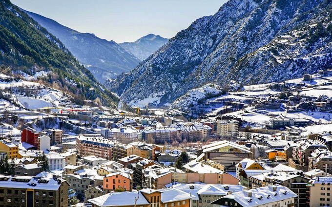 Thủ đô Andorra la Vella của đất nước này nằm ở độ cao 1.023m