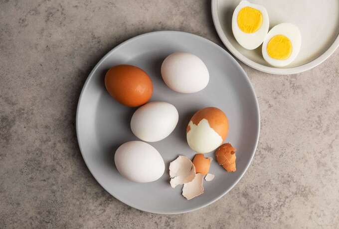Với những người cao huyết áp và mỡ trong máu cao, một tuần chỉ nên ăn 2 quả trứng.