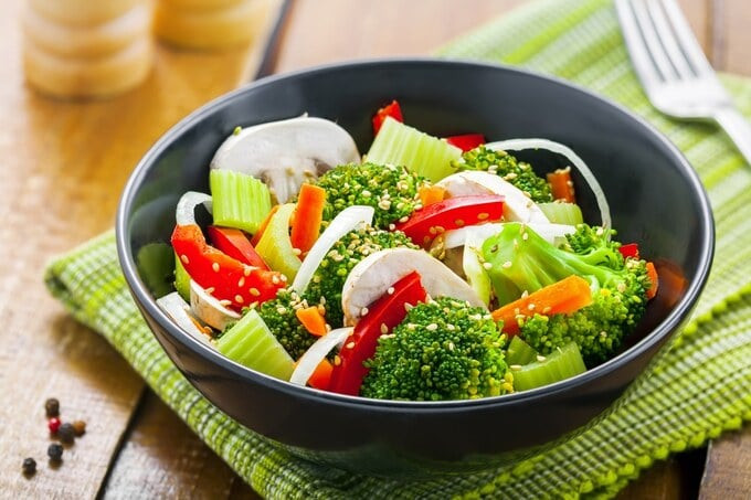 Nấu ăn giúp phá vỡ thành tế bào của rau xanh và khiến cho chúng dễ tiêu hóa