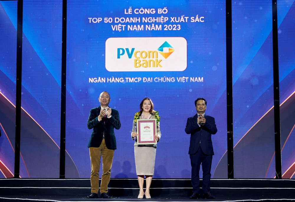 PVcomBank là một trong 50 doanh nghiệp xuất sắc nhất Việt Nam theo đánh giá của Vietnam Report