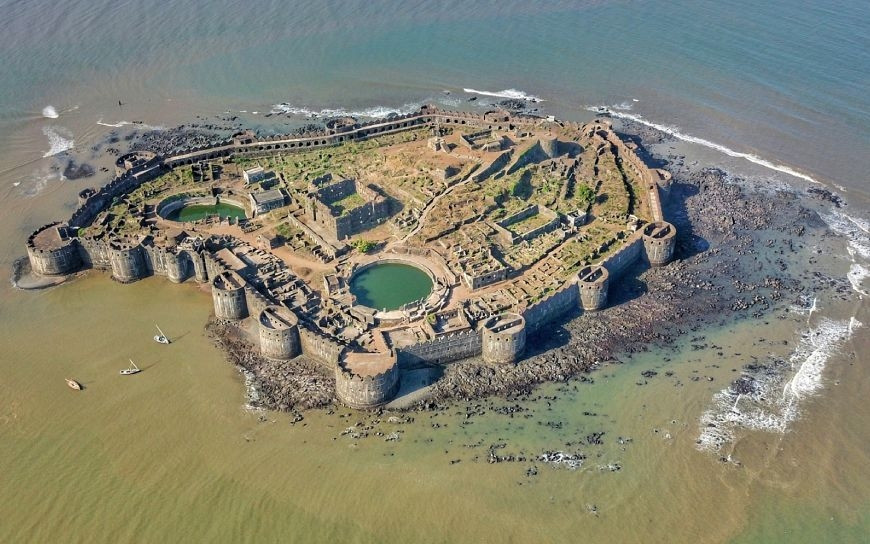 Pháo đài ‘bất khả xâm phạm’, bất tử suốt trăm năm giữa biển khơi Ấn Độ