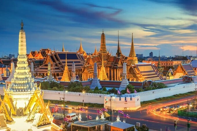 Khung cảnh nguy nga, tráng lệ của cung điện hoàng gia Thái Lan