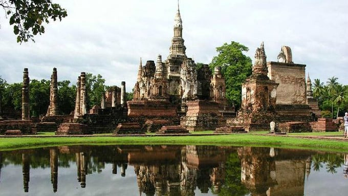 Những tàn tích đầy ấn tượng của thành cổ Sukhothai