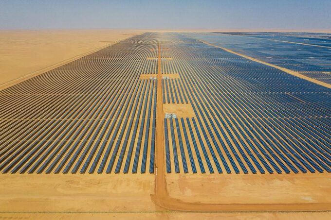 Dự án Al Dhafra được đánh giá là thể hiện bước tiến lớn về tính hiệu quả của điện mặt trời và cạnh tranh về chi phí