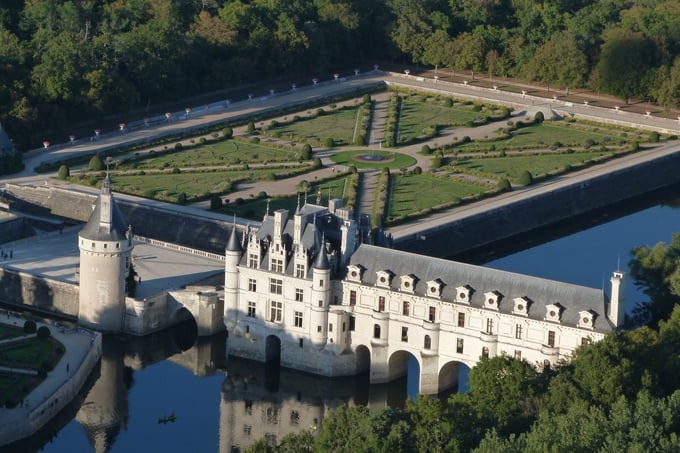 Lâu đài Chenonceau được xây dựng vào đầu thế kỷ 16