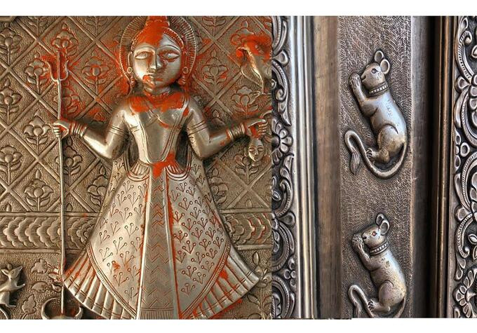 Karni Mata được coi là hiện thân của nữ thần Mẹ trong đạo Hindu