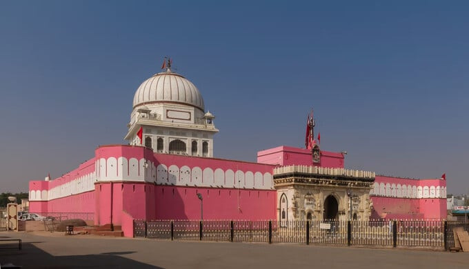 Đền Karni Mata tọa lạc tại bang Rajasthan, Ấn Độ
