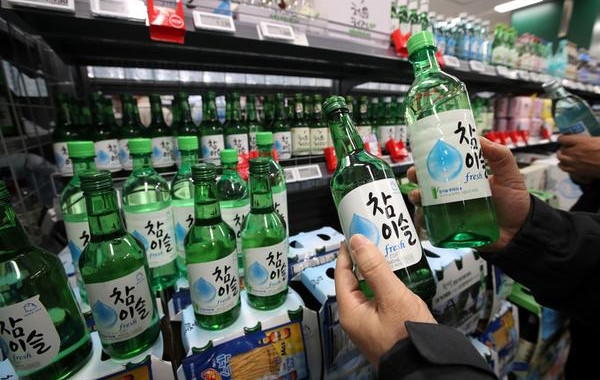 Kinh tế suy thoái, soju không còn là loại rượu được người Hàn ưa chuộng?
