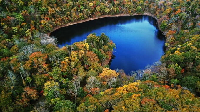Đây là một trong những hồ tự nhiên đẹp nhất Nhật Bản