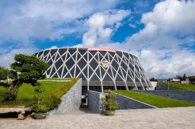 Bảo tàng Chiến thắng Điện Biên Phủ với kiến trúc hình quả trám độc đáo
