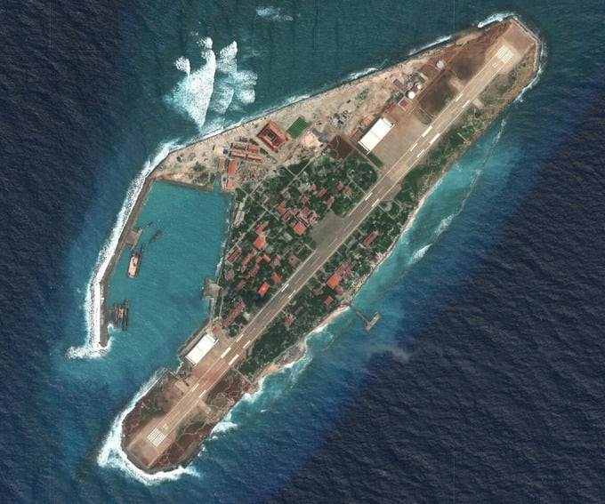 Ảnh chụp vệ tinh của đảo Trường Sa lớn thuộc cụm Trường Sa của quần đảo Trường Sa