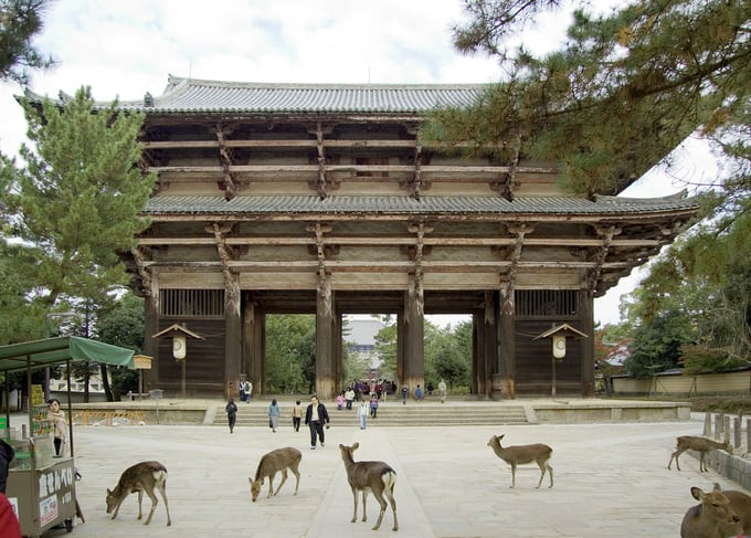 Nandaimon, cổng lớn phía nam của chùa Todaiji