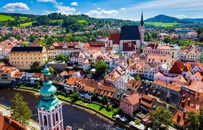 Český Krumlov là ngôi làng cổ đẹp bậc nhất châu Âu