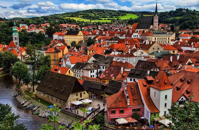 Ngôi làng cổ Český Krumlov còn được xem là thiên đường dành cho những người yêu thích nghệ thuật