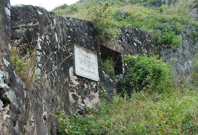 Di tích còn sót lại là một đoạn thành cổ thời nhà Mạc tại đất Lạng Sơn. Ảnh: Dân Việt