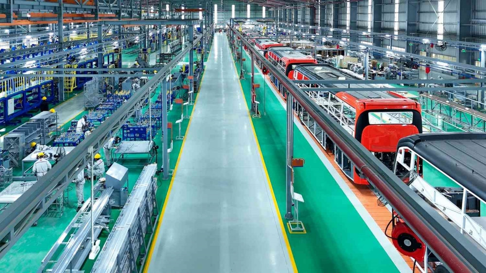 Doanh nghiệp sản xuất ô tô tại Huế có vốn đầu tư hơn 4.000 tỷ vừa cho ra mắt 19 chiếc xe bus