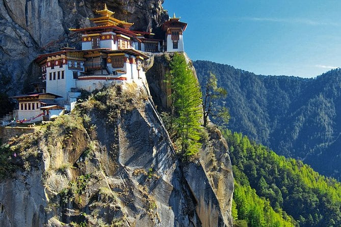 Bhutan còn được biết tới với biệt danh “vùng đất Rồng Sấm”