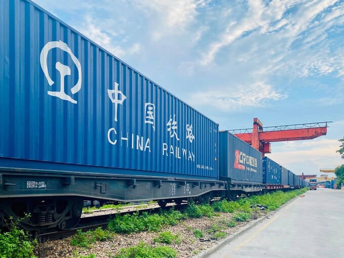 Trong 10 năm qua, mạng lưới đường sắt Trung Quốc - châu Âu trở thành dự án nổi bật, mang tính biểu tượng trong hợp tác giữa hai bên