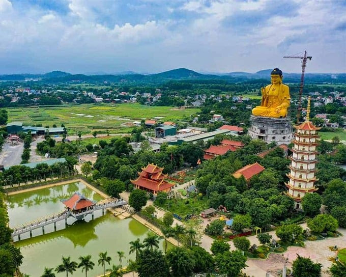 Chùa Khai Nguyên cách trung tâm Hà Nội khoảng 40km