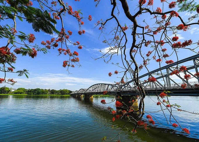 Sông Hương Huế - niềm tự hào của người dân xứ kinh kỳ