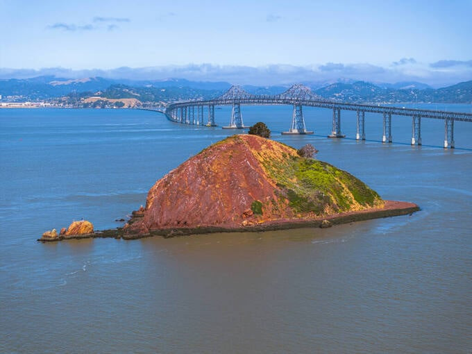 Đây là hòn đảo tư nhân duy nhất trong vịnh San Francisco đang phải đối mặt với tình trạng thiếu nước và điện