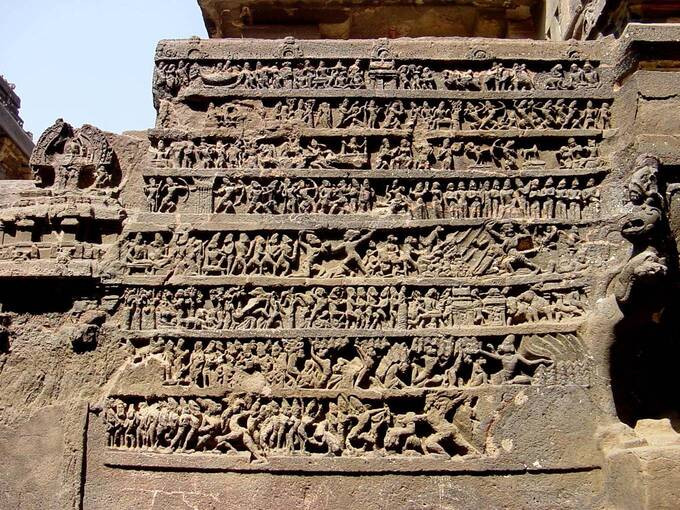 Cho đến nay, không có tài liệu nào chứng minh về người đã xây dựng ngôi đền Kailasa