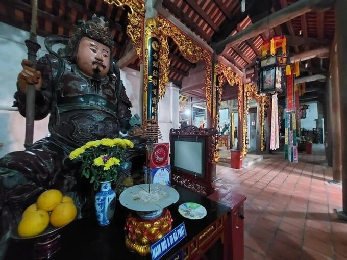 Ngôi chùa cổ bậc nhất lịch sử Phật giáo Việt Nam nằm ngay cạnh Hà Nội, nổi tiếng là nơi linh thiêng thu hút đông đảo phật tử tìm về chiêm bái